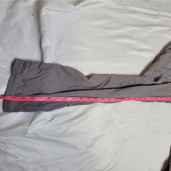 LULULEMON titanium gray dance studio adjustable cuff crop pant 4‎ - Picture 10 of 13